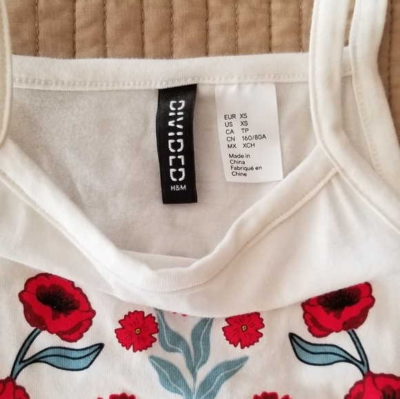 Crop top - Picture 2 of 3